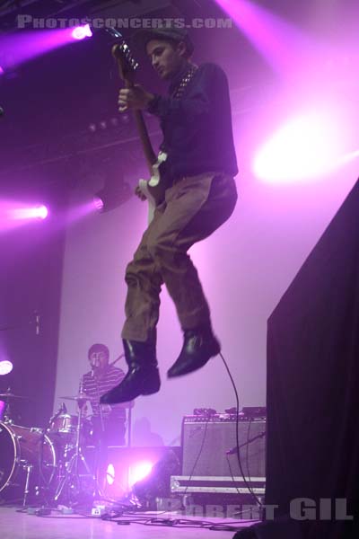 BLACK LIPS - 2010-05-26 - PARIS - La Machine (du Moulin Rouge) - Cole Alexander - Joe Bradley